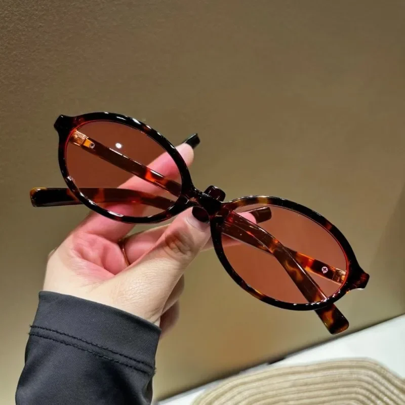 Women Fashion Glasses - Новые солнцезащитные очки овальной формы, классические