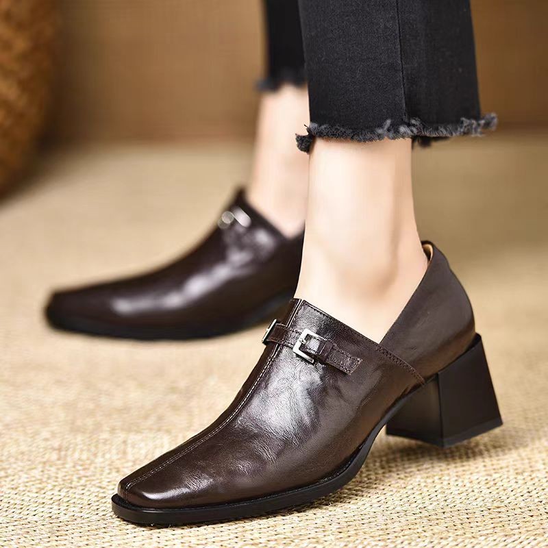 Women'S Fashion Trends Autumn 2025 - Женские кожаные туфли на высоком каблуке