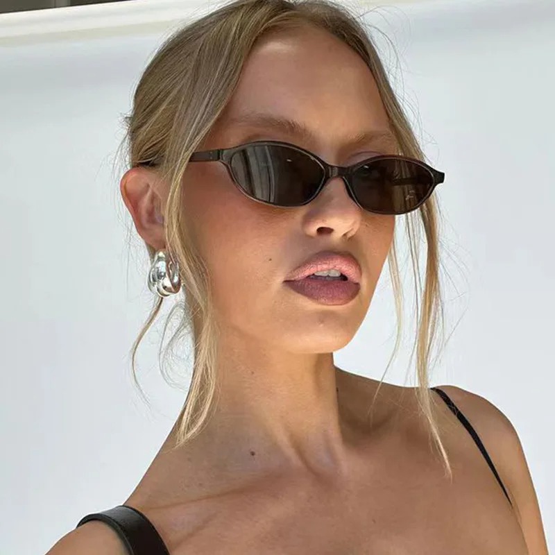 Women Fashion Glasses - Солнцезащитные очки в овальной оправе в