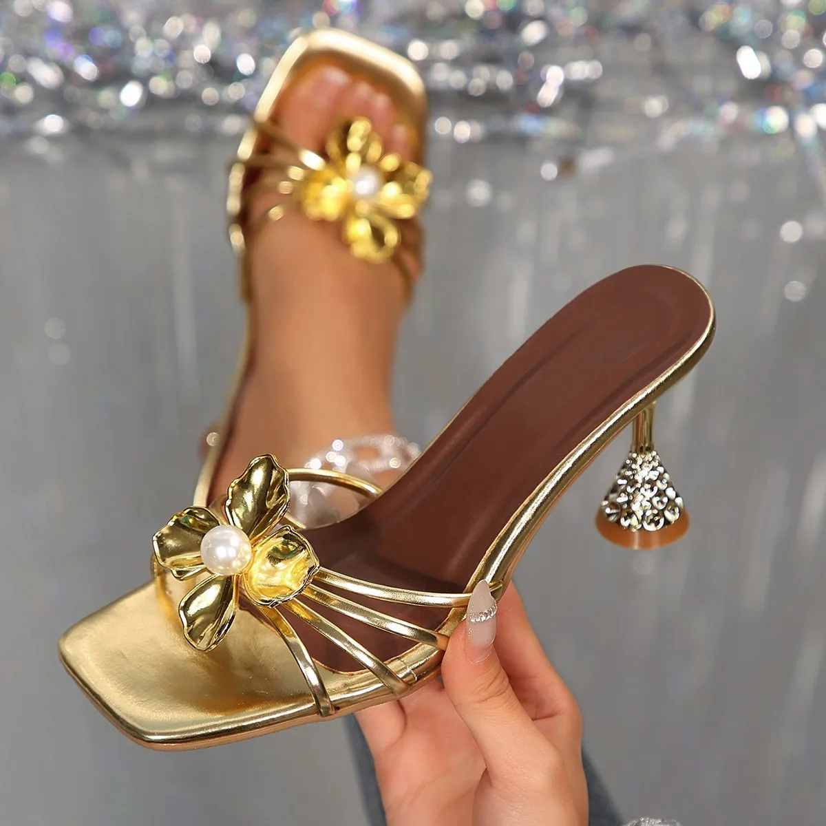 Women Fashion Ideas - Винтажные металлические босоножки с цветочным декором